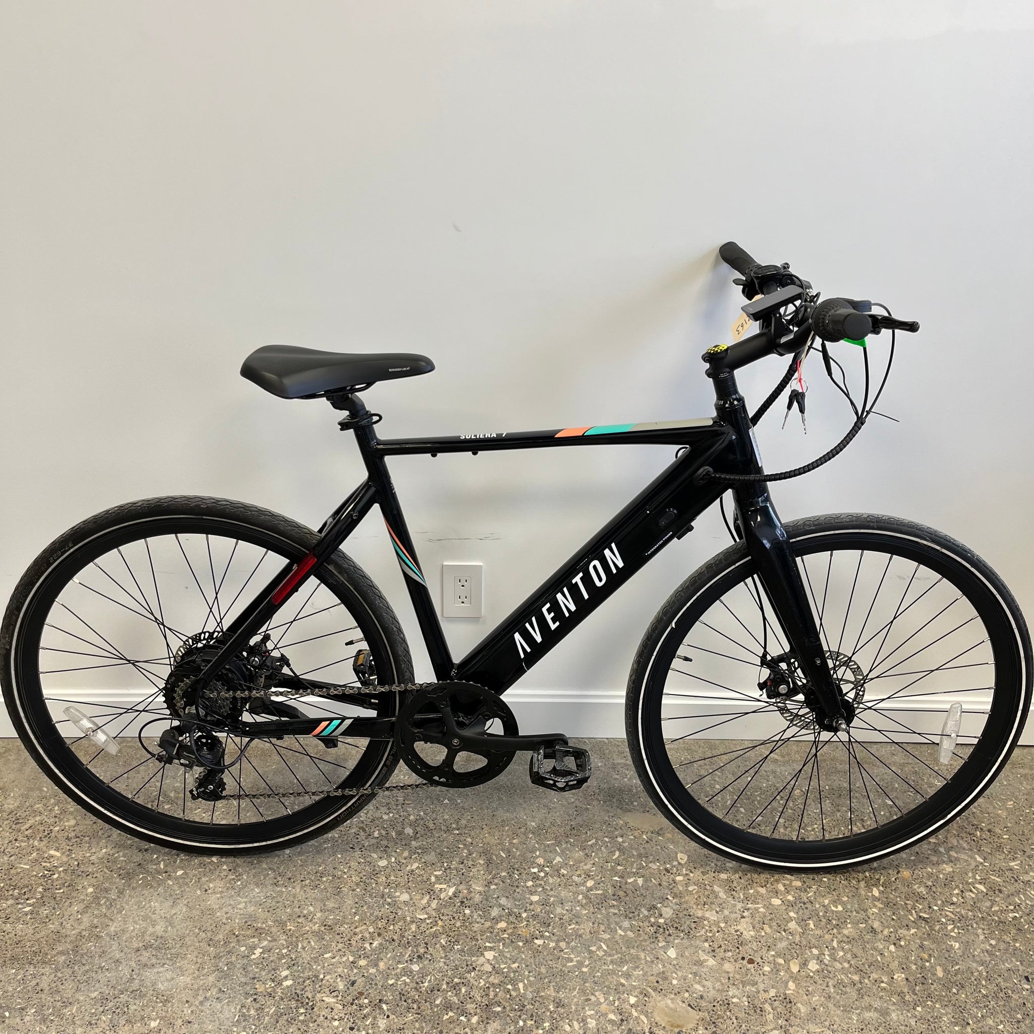 Aventon Soltera 7 Black Large DEMO 2542kms WO 22163 - Amego Electric Vehicles