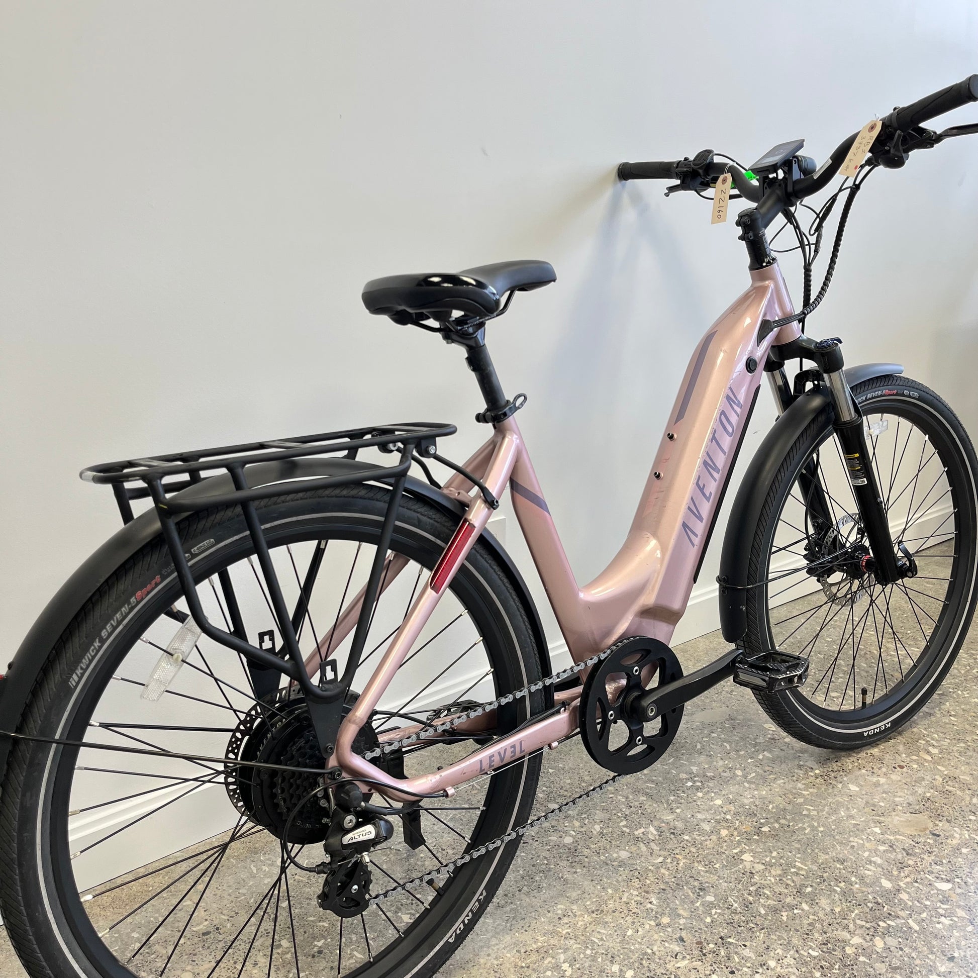 Aventon Level 2 Step-Through Himalayan Large 5'5" - 6'2" DEMO 3787kms WO 22160 - Amego Electric Vehicles